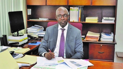 Accountants, lawyers still to report to FIU – Director