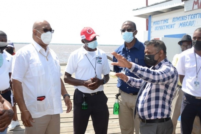 Ministers engage Parika, Vreed-en-Hoop speedboat operators