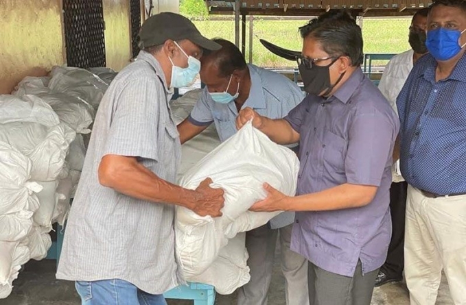 Over 1,800 relief hampers distributed in Region Six