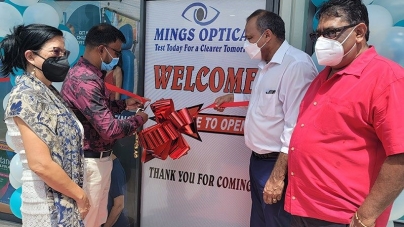 Health Minister lauds vision of Mings Optical